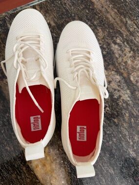 Brand New FitFlop Women's Cream Knit Lace-Up Sneakers with Red Insole